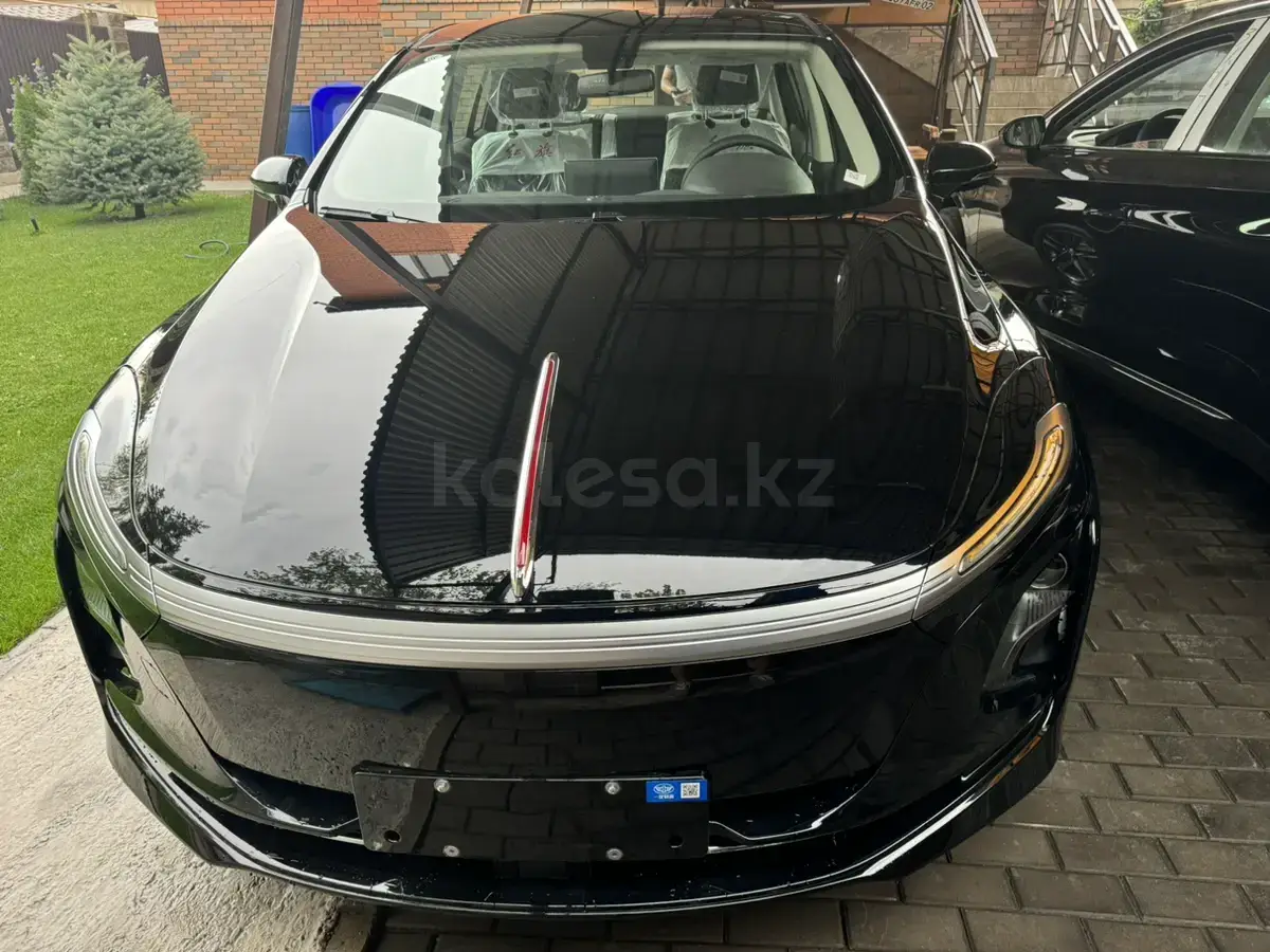 Hongqi E-QM5 2025 — фото 1 из 5