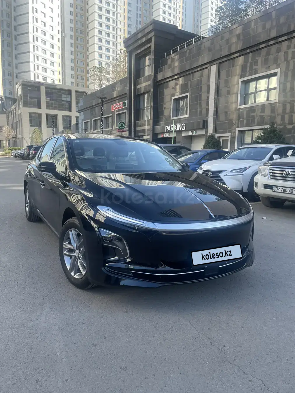 Hongqi E-QM5 2025 — фото 1 из 5