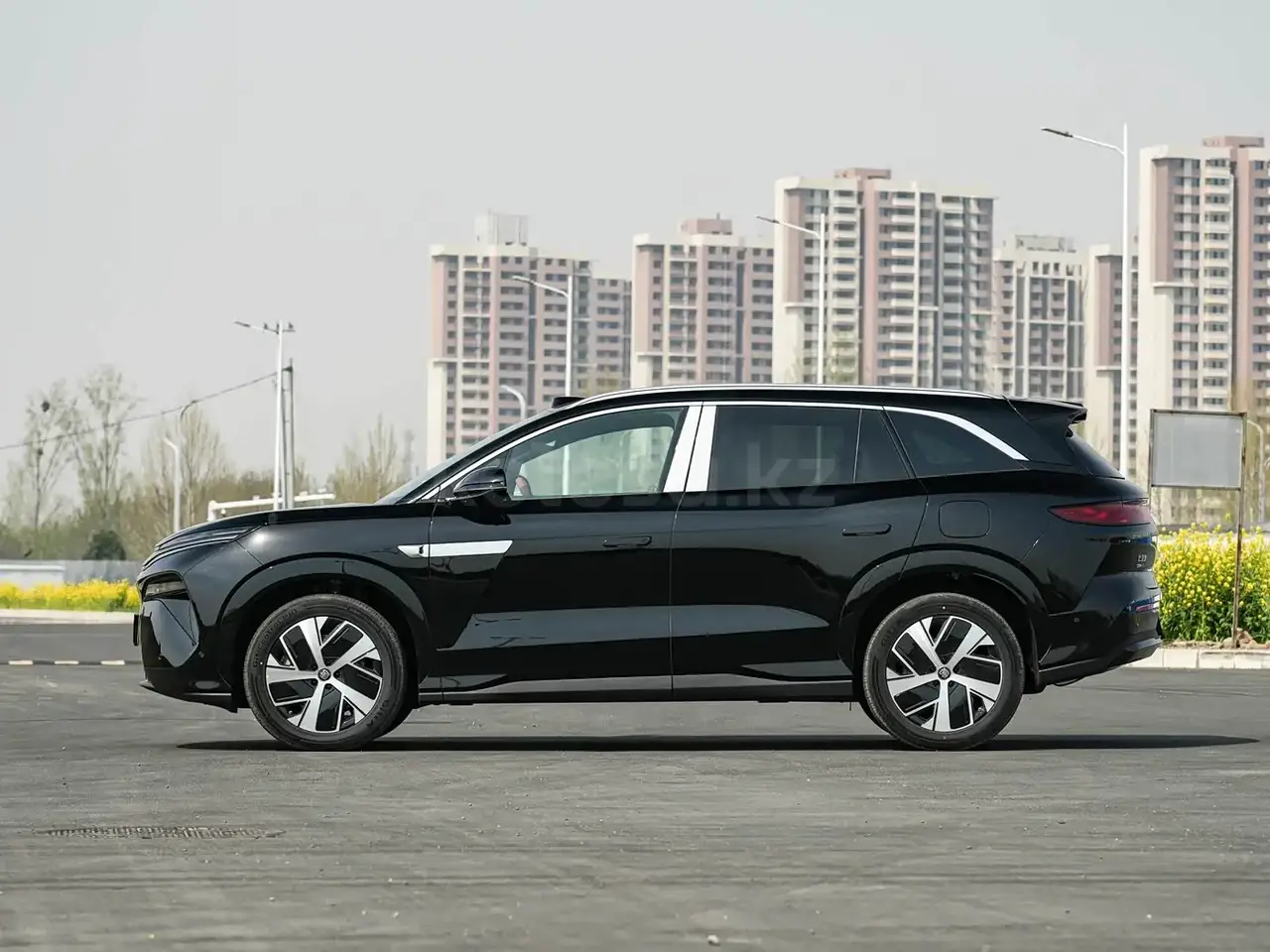 BYD Tang L 2025 — фото 1 из 5