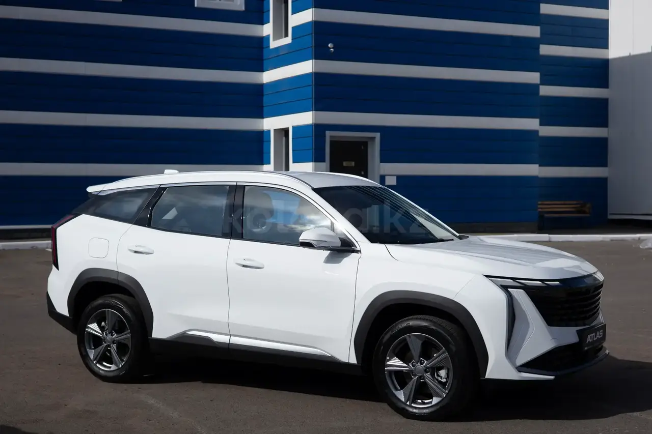 Geely Atlas 2025 — фото 1 из 5
