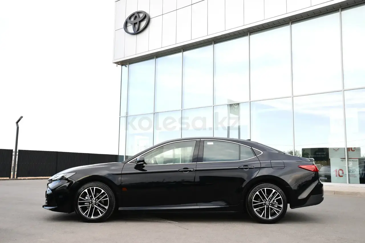 Toyota Camry 2026 — фото 1 из 5