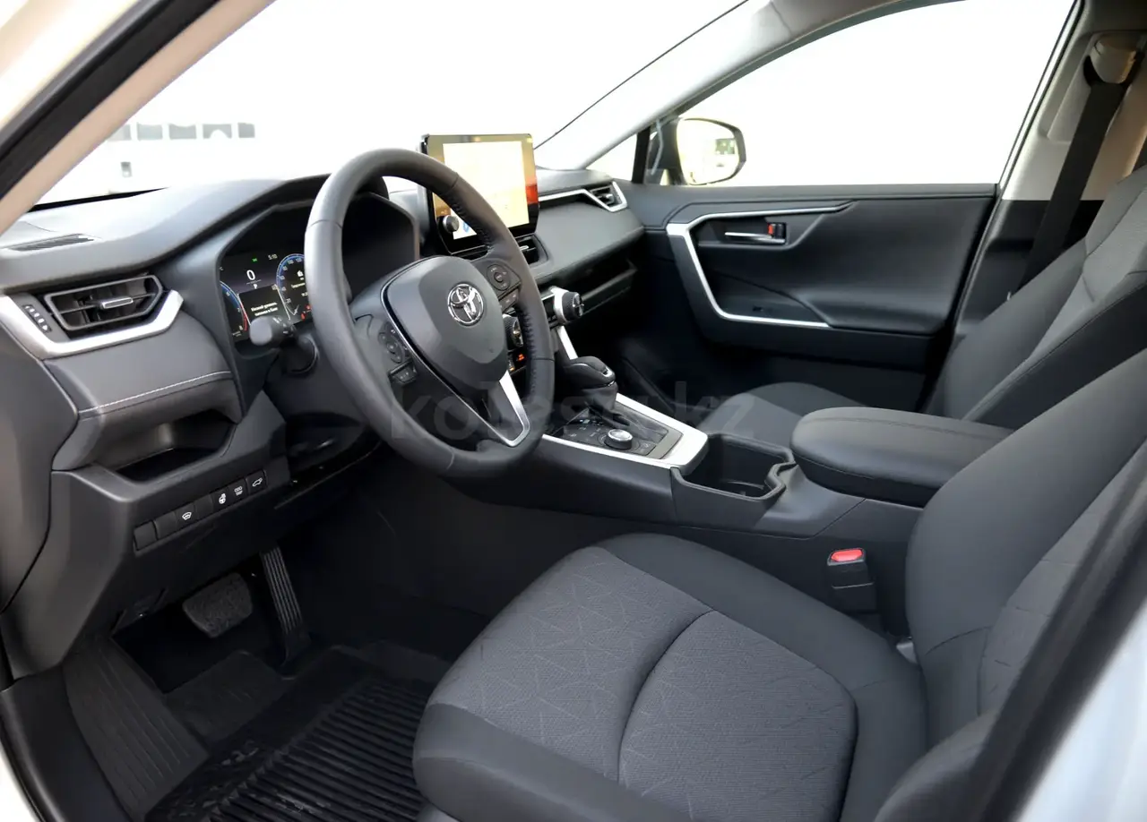 Toyota RAV 4 2025 — фото 1 из 5