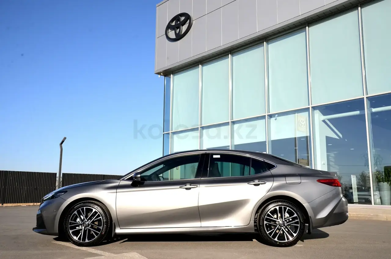 Toyota Camry 2026 — фото 1 из 5