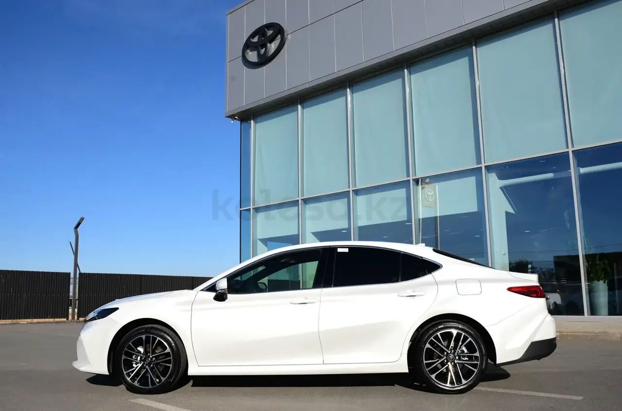 Toyota Camry 2026 — фото 1 из 5