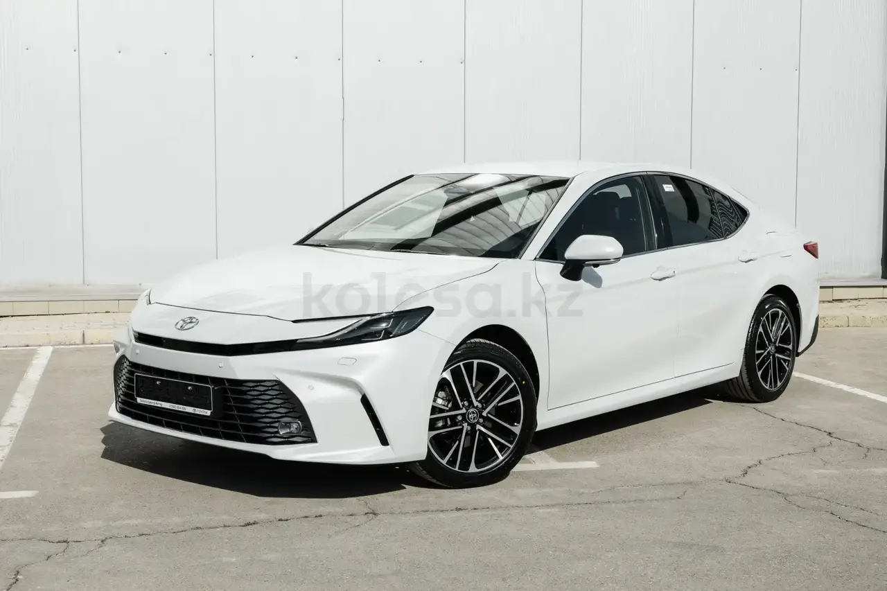 Toyota Camry 2026 — фото 1 из 5