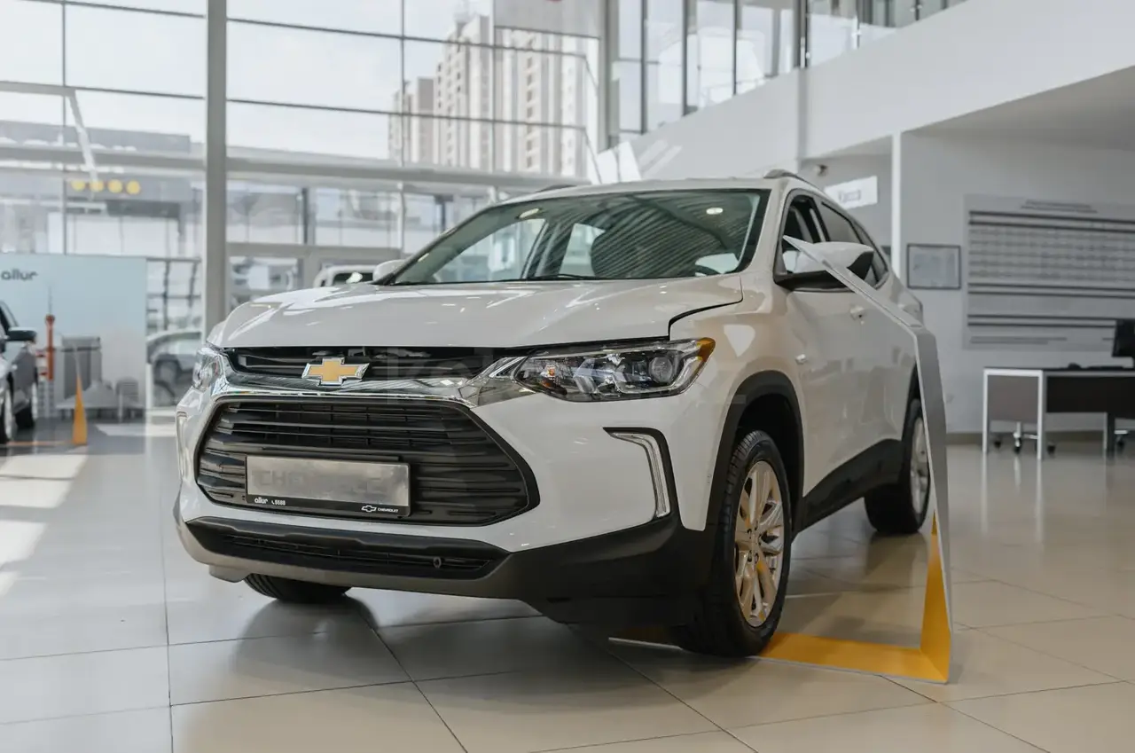 Chevrolet Tracker 2025 — фото 1 из 5