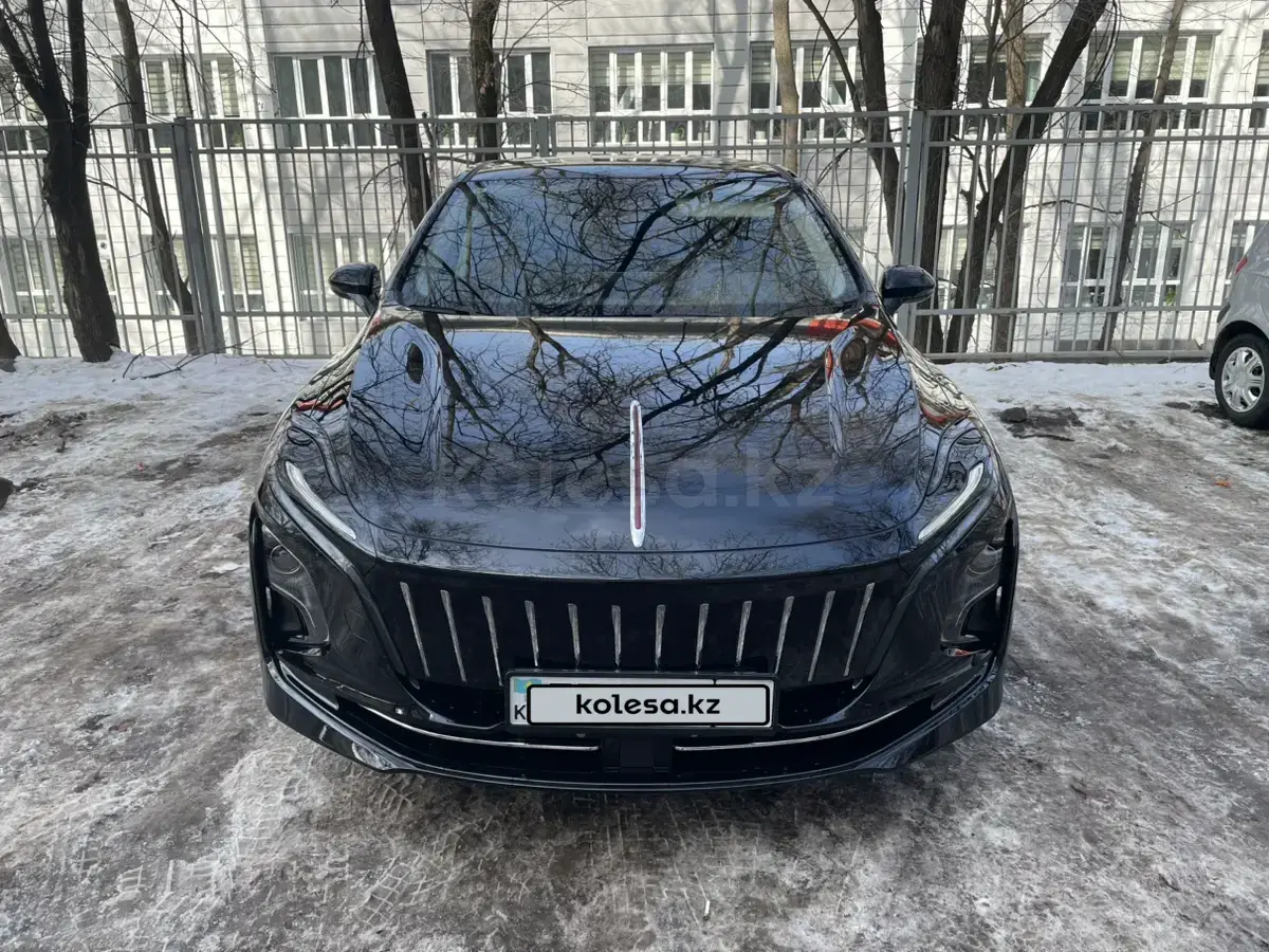 Hongqi E-QM5 2025 — фото 1 из 5