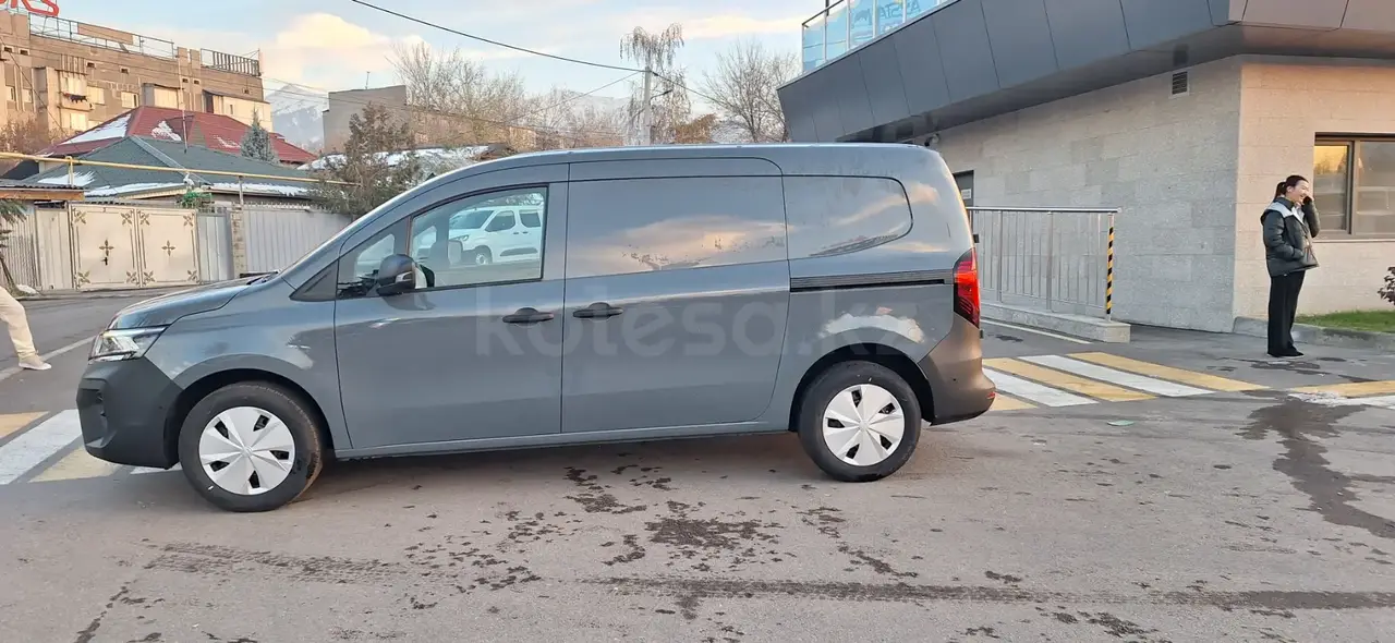 Nissan Urvan 2025 — фото 1 из 5