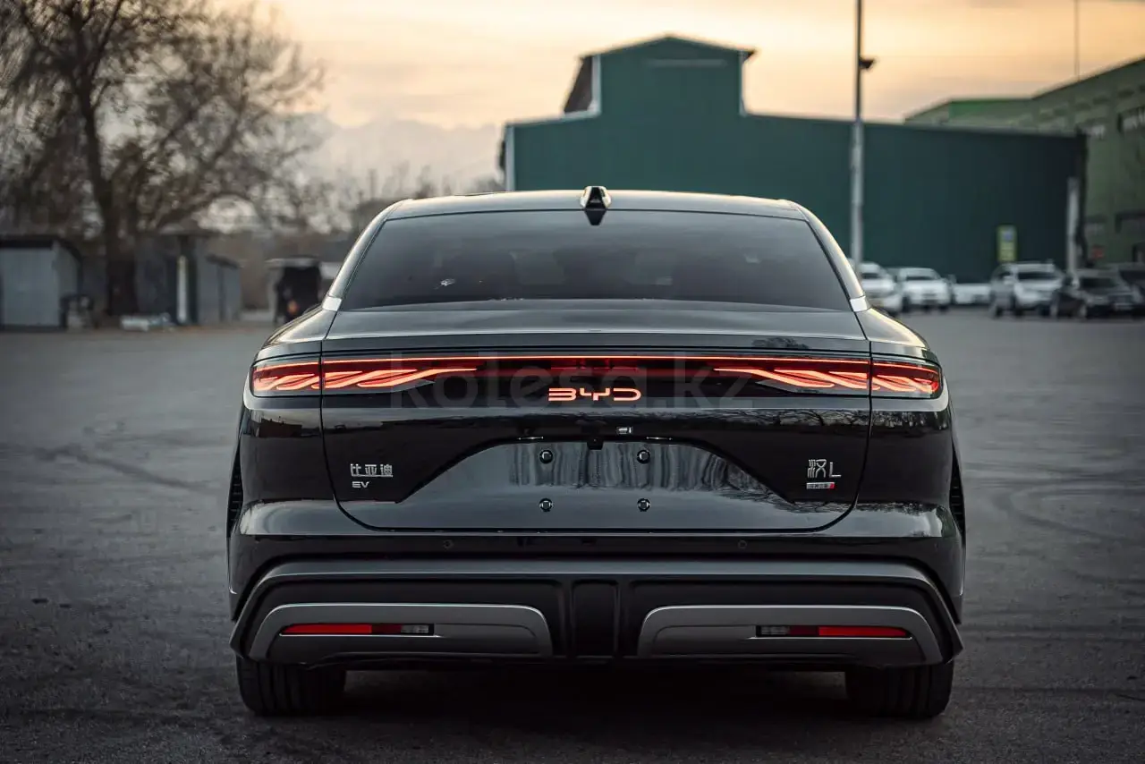 BYD Han L 2025 — фото 1 из 5