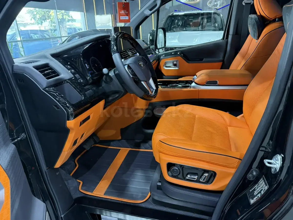 Toyota HiAce 2025 — фото 1 из 5