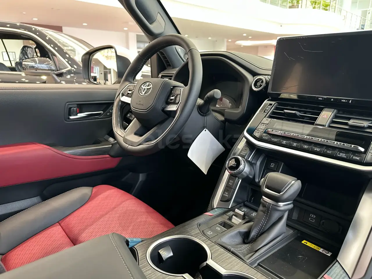 Toyota Land Cruiser 2025 — фото 1 из 5