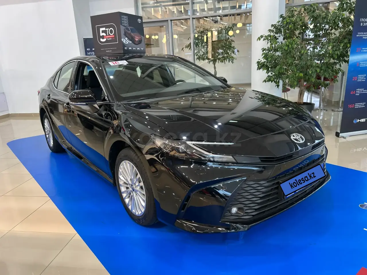 Toyota Camry 2025 — фото 1 из 5