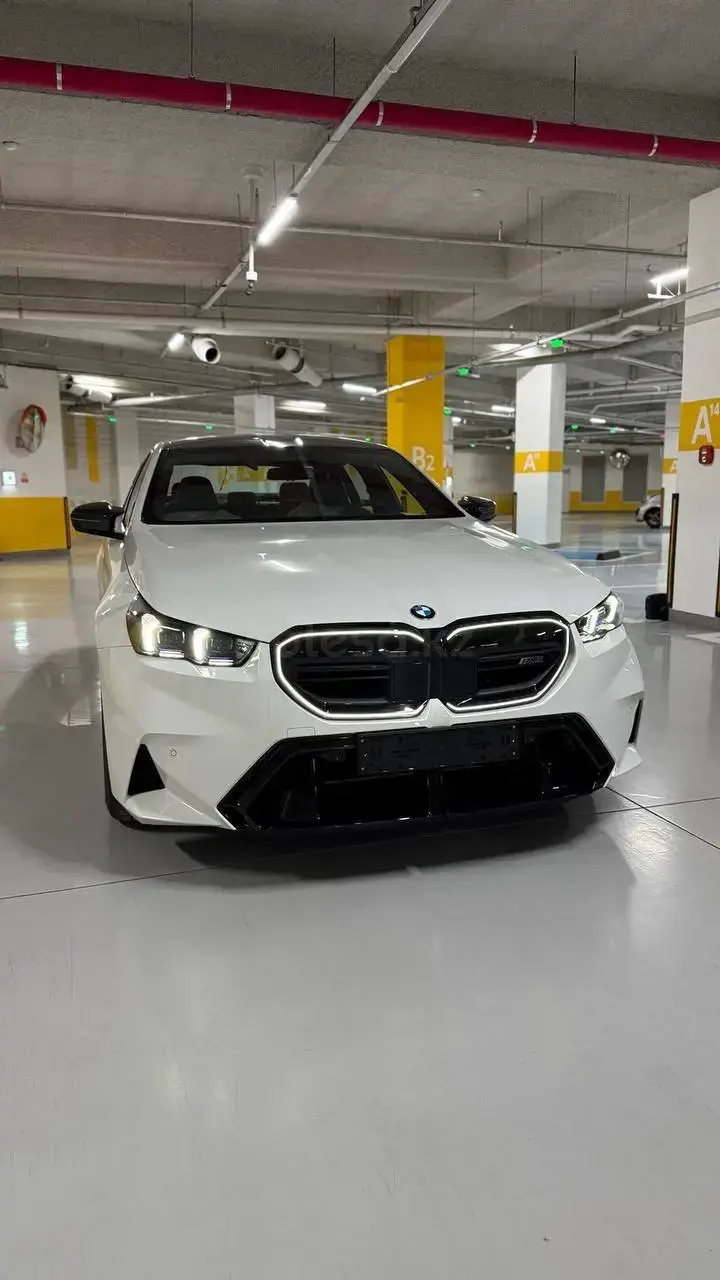 BMW M5 2025 — фото 1 из 5