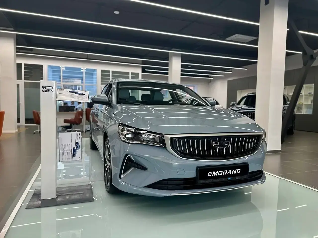 Geely Emgrand 2025 — фото 1 из 5