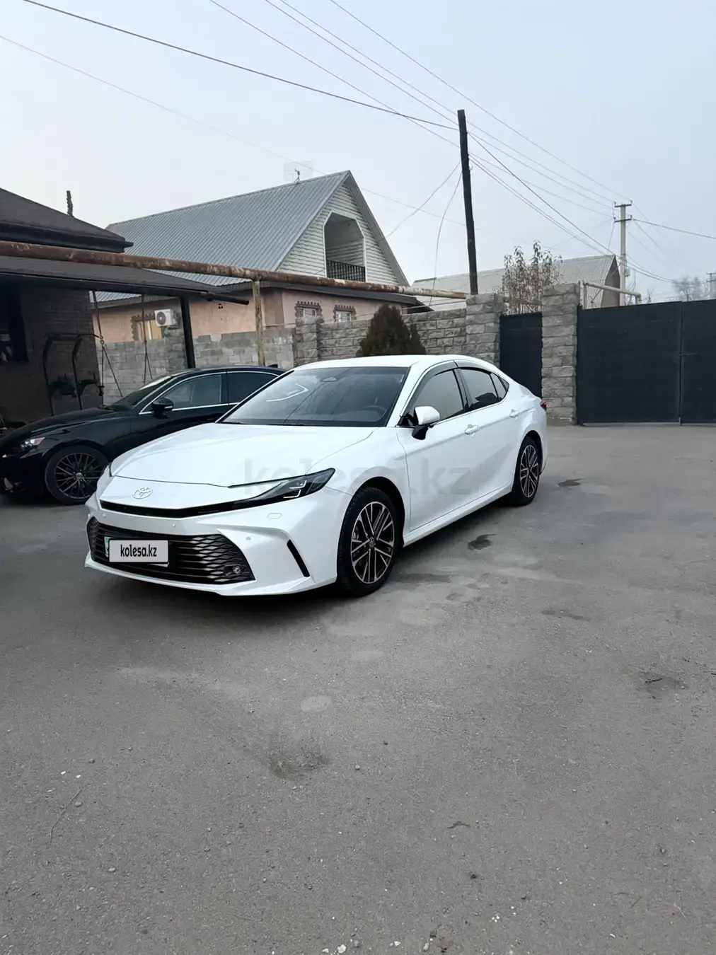 Toyota Camry 2025 — фото 1 из 3