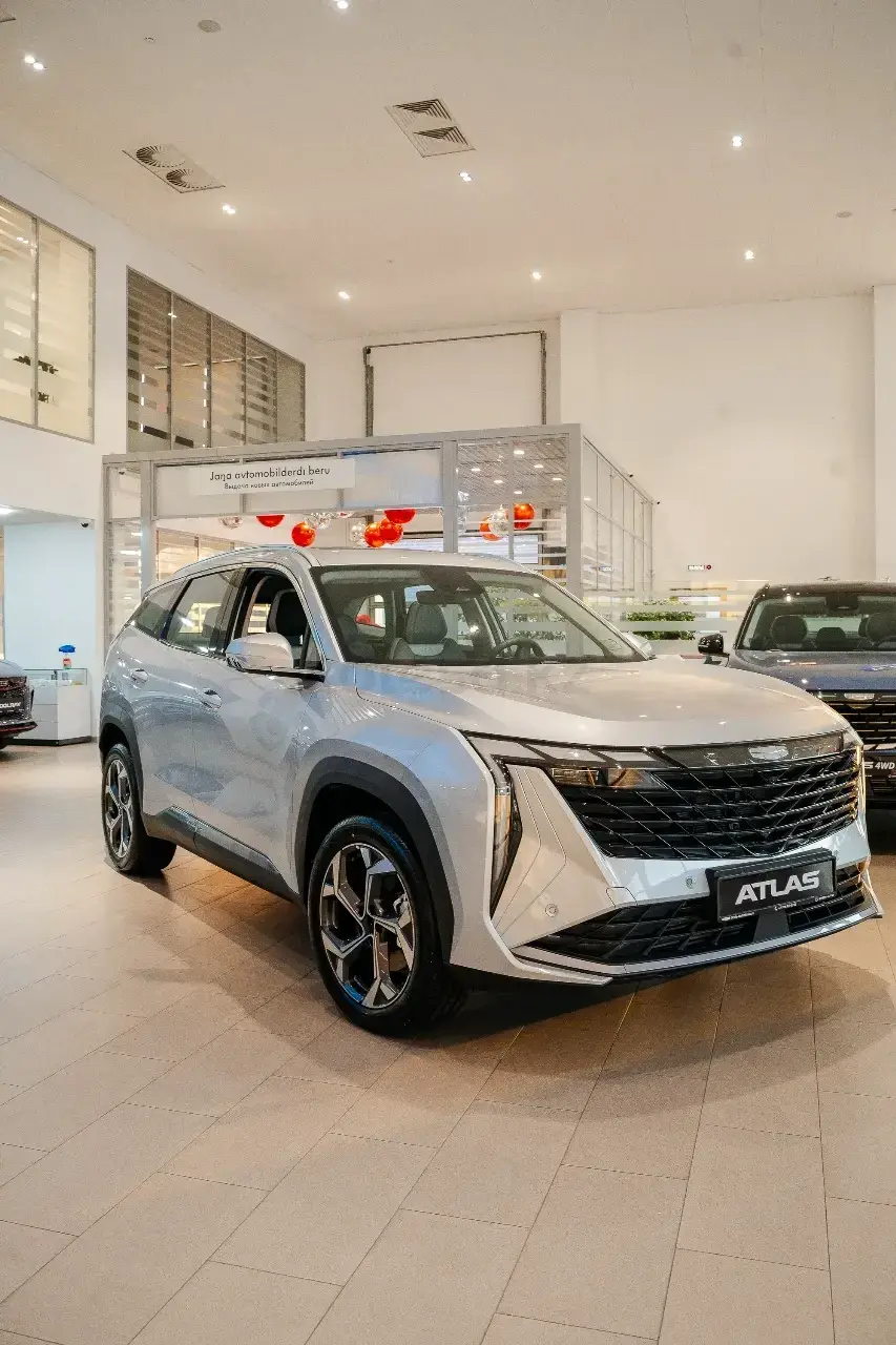 Geely Atlas 2025 — фото 1 из 5