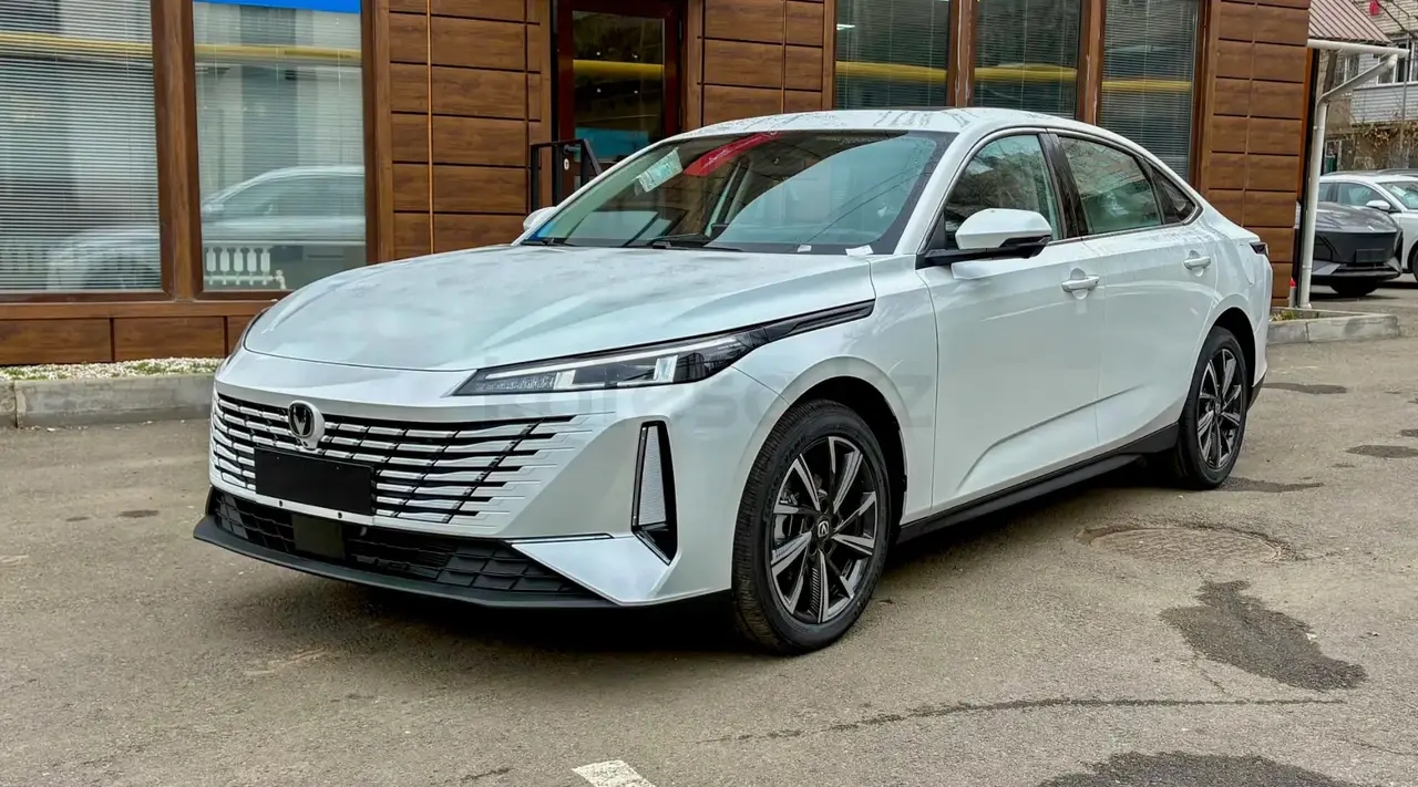 Changan Eado 2025 — фото 1 из 5