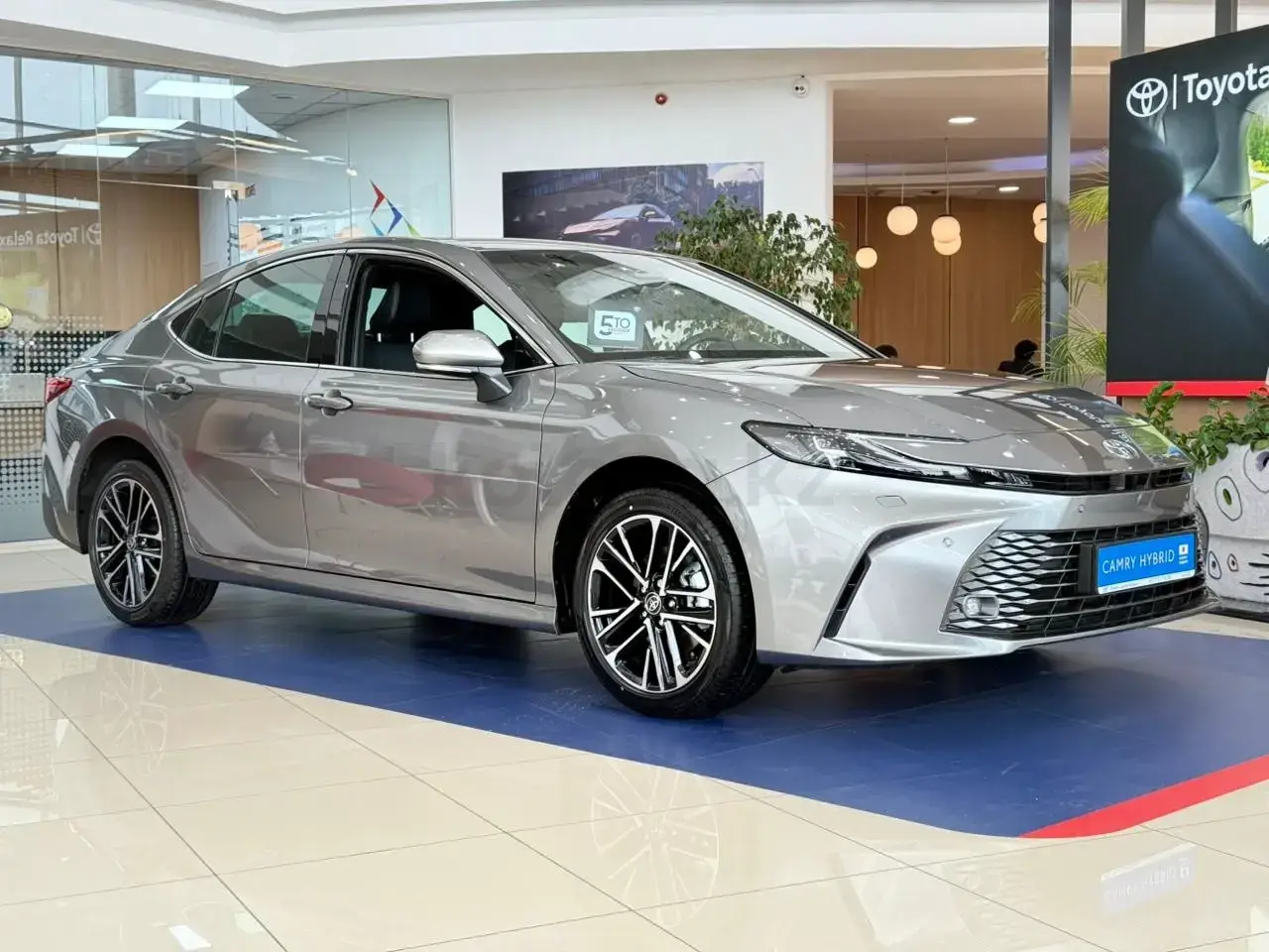 Toyota Camry 2026 — фото 1 из 5