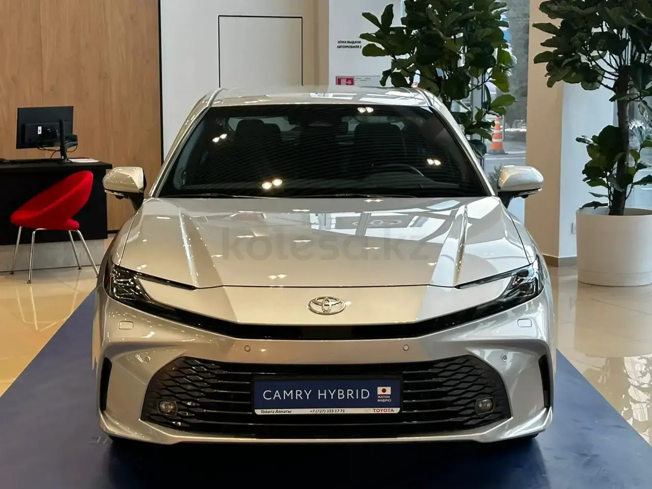 Toyota Camry 2025 — фото 1 из 5