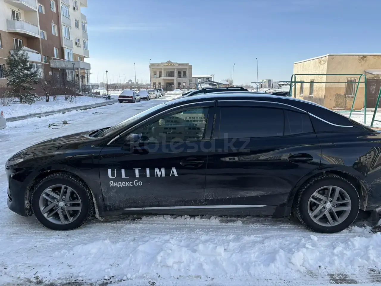 Hongqi E-QM5 2025 — фото 1 из 5
