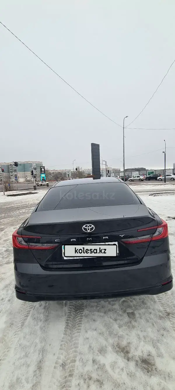 Toyota Camry 2025 — фото 1 из 4