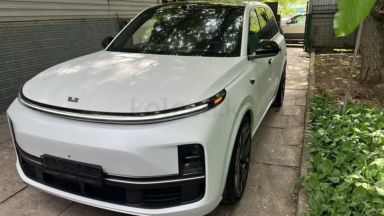 Li Auto L9 2025 — фото 1 из 5