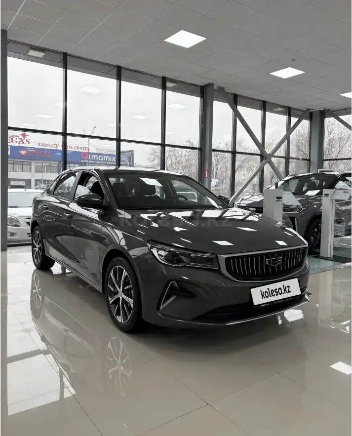 Geely Emgrand 2025 — фото 1 из 5
