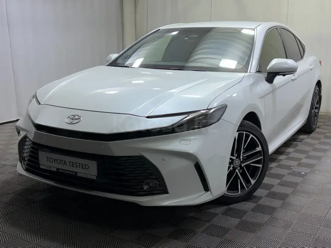 Toyota Camry 2025 — фото 1 из 5