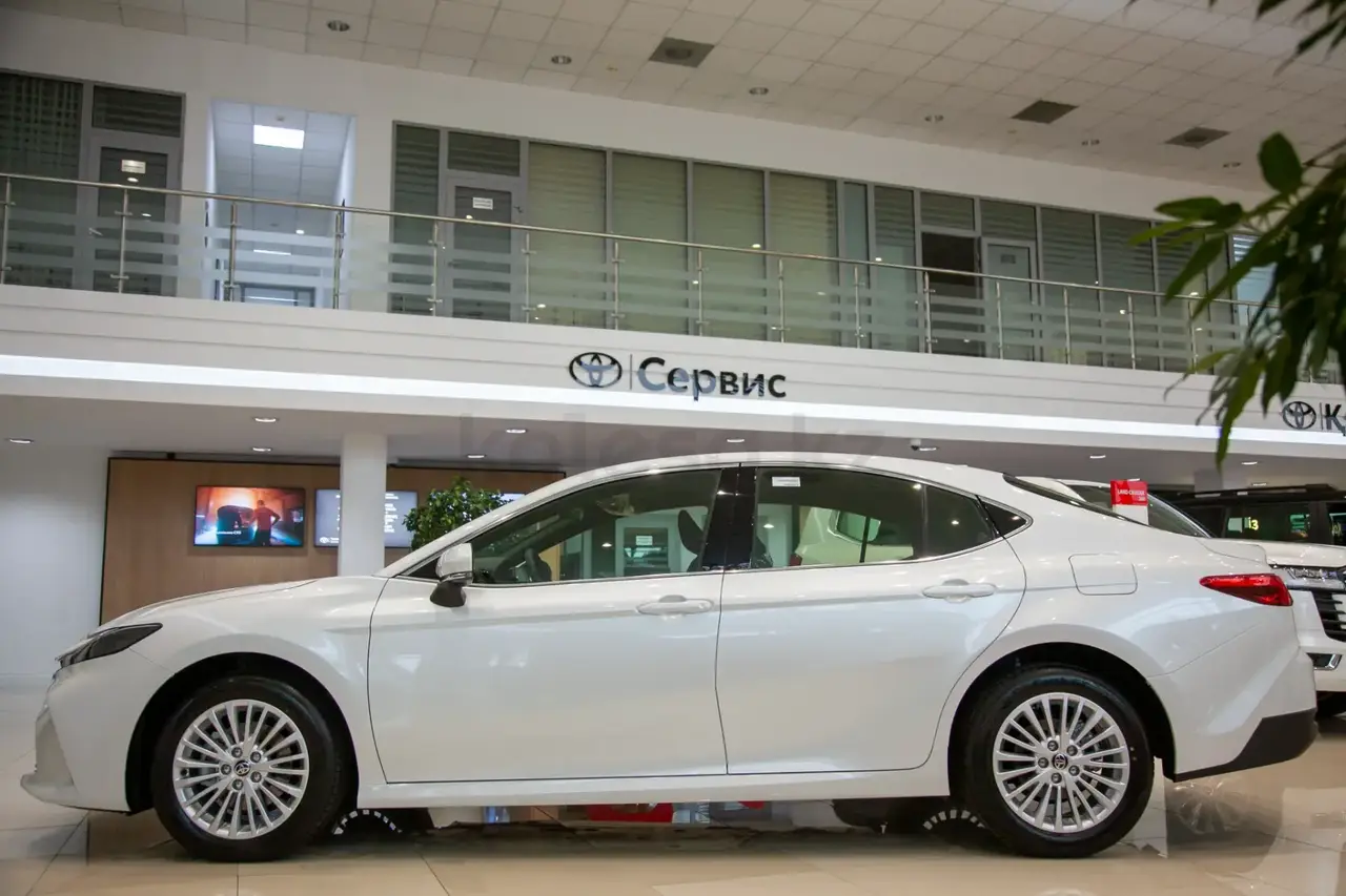 Toyota Camry 2026 — фото 1 из 5