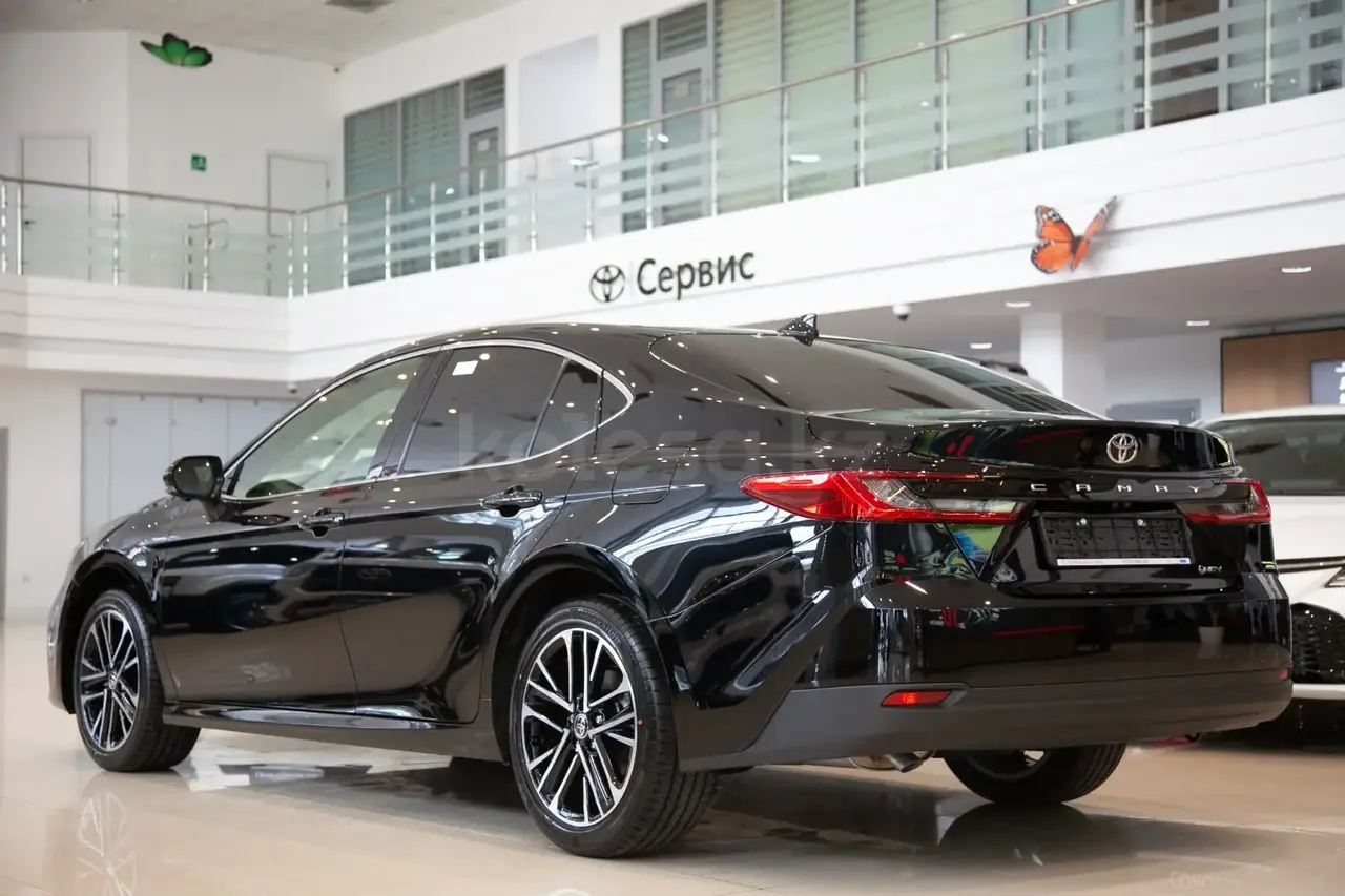 Toyota Camry 2026 — фото 1 из 5