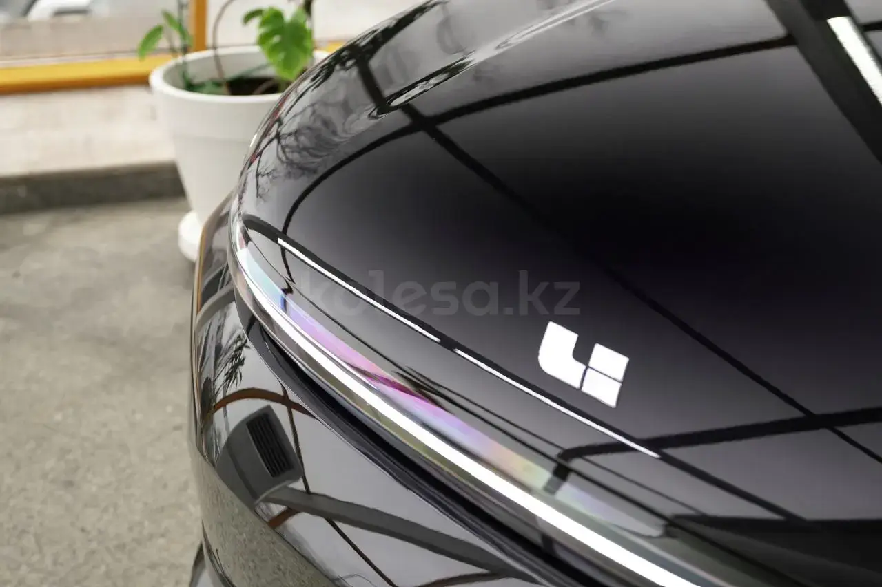 Li Auto L6 2025 — фото 1 из 5