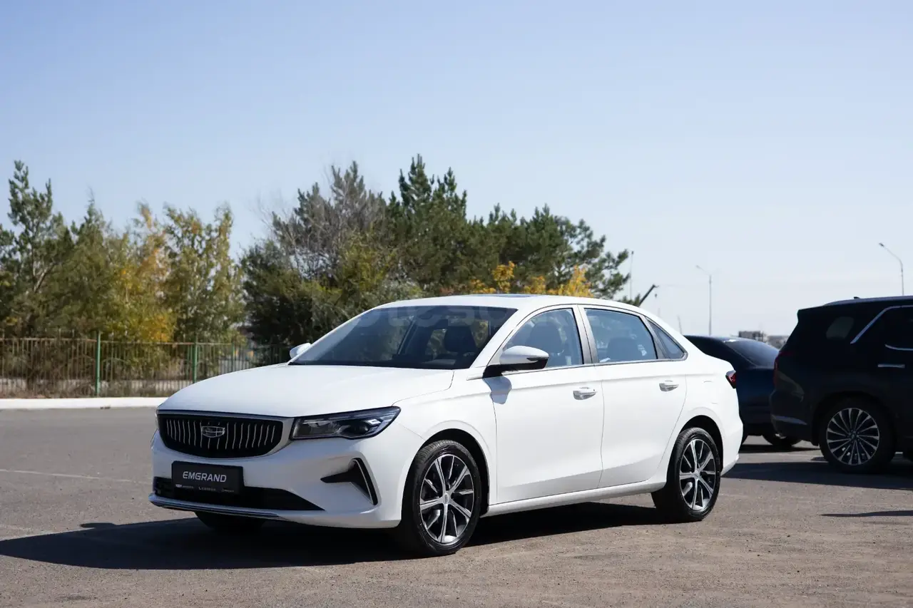 Geely Emgrand 2025 — фото 1 из 5