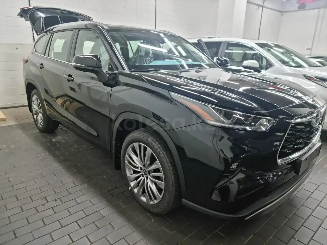 Toyota Highlander 2025 — фото 1 из 4