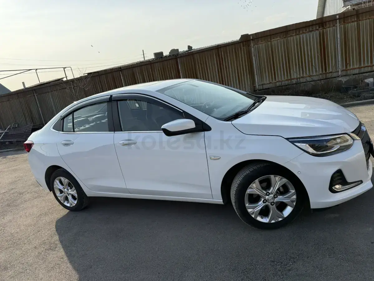Chevrolet Onix 2025 — фото 1 из 5