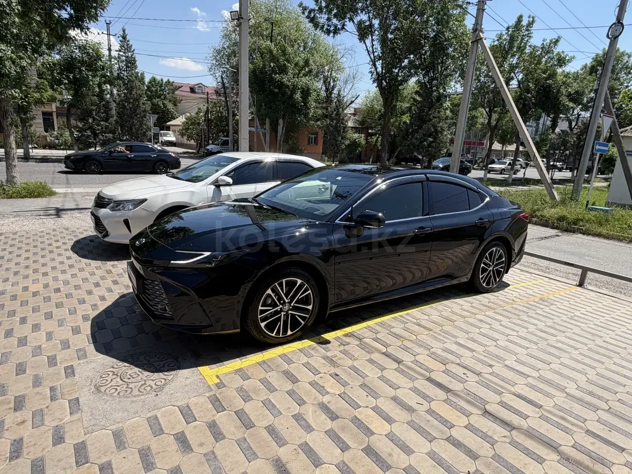 Toyota Camry 2025 — фото 1 из 5
