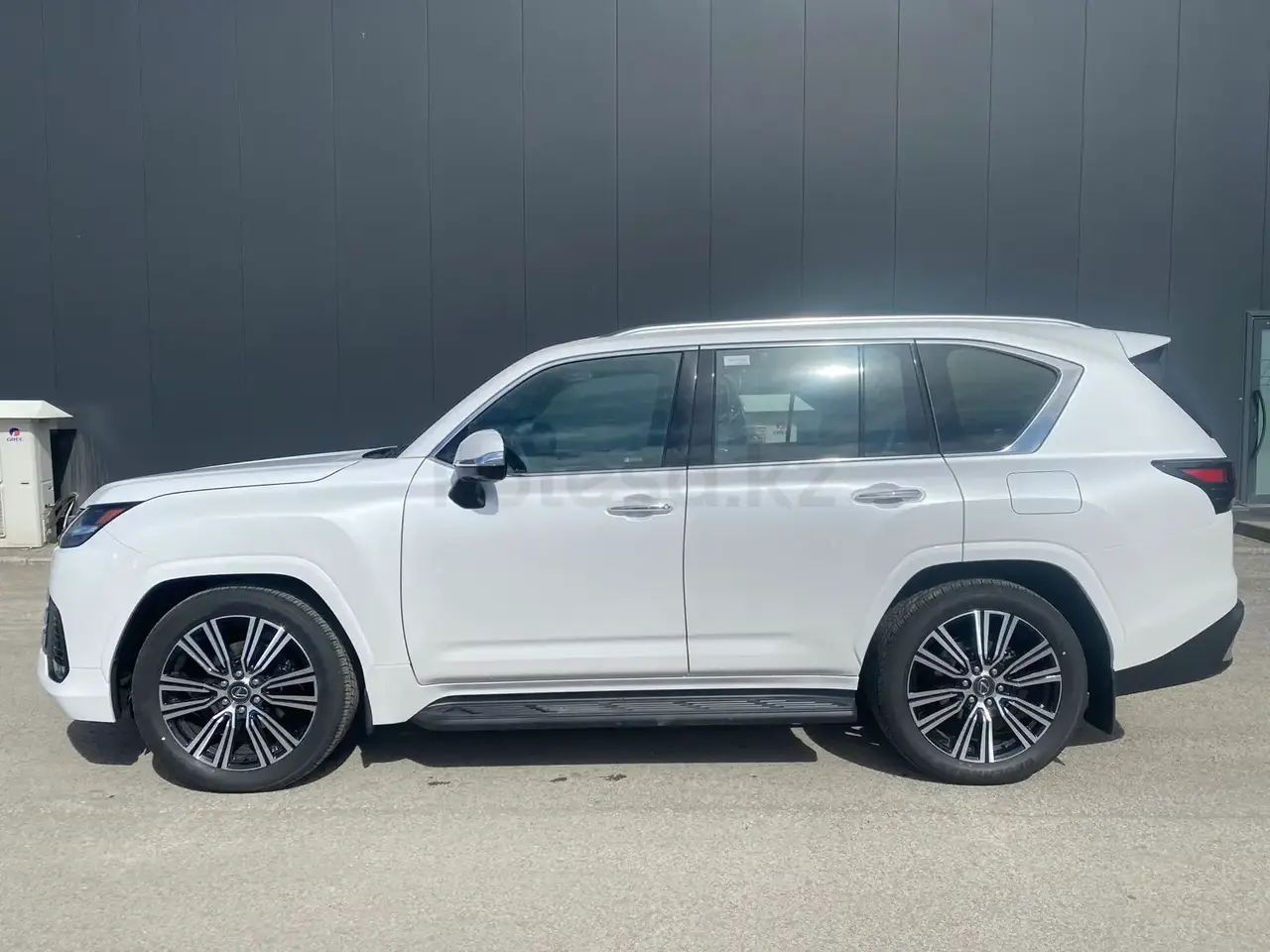 Lexus LX 600 2026 — фото 1 из 5