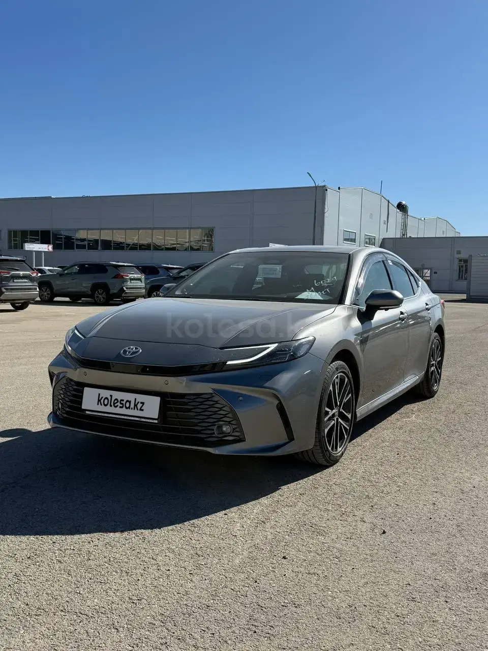 Toyota Camry 2026 — фото 1 из 5