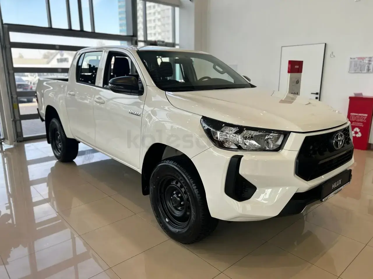 Toyota Hilux 2025 — фото 1 из 5