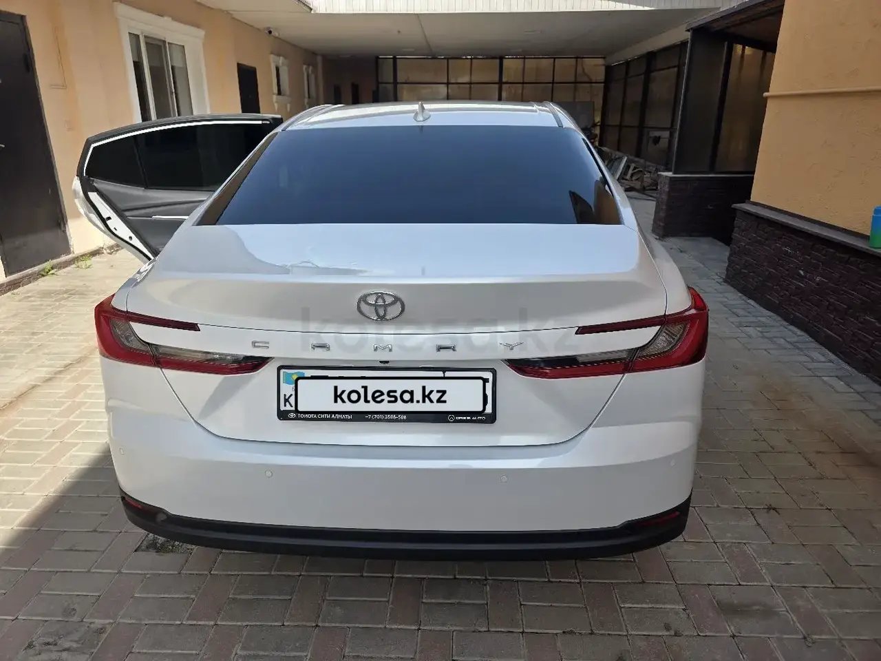 Toyota Camry 2026 — фото 1 из 5