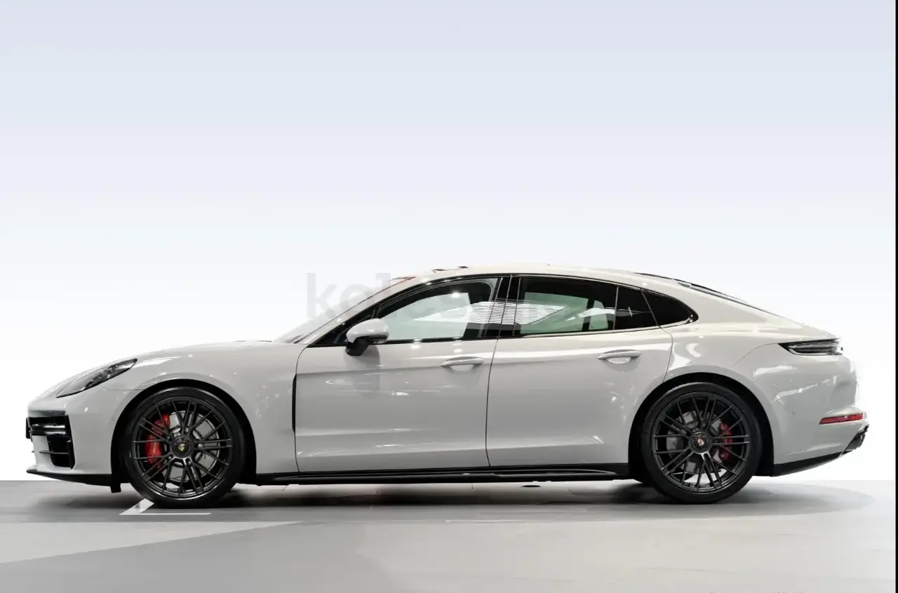 Porsche Panamera 2025 — фото 1 из 5