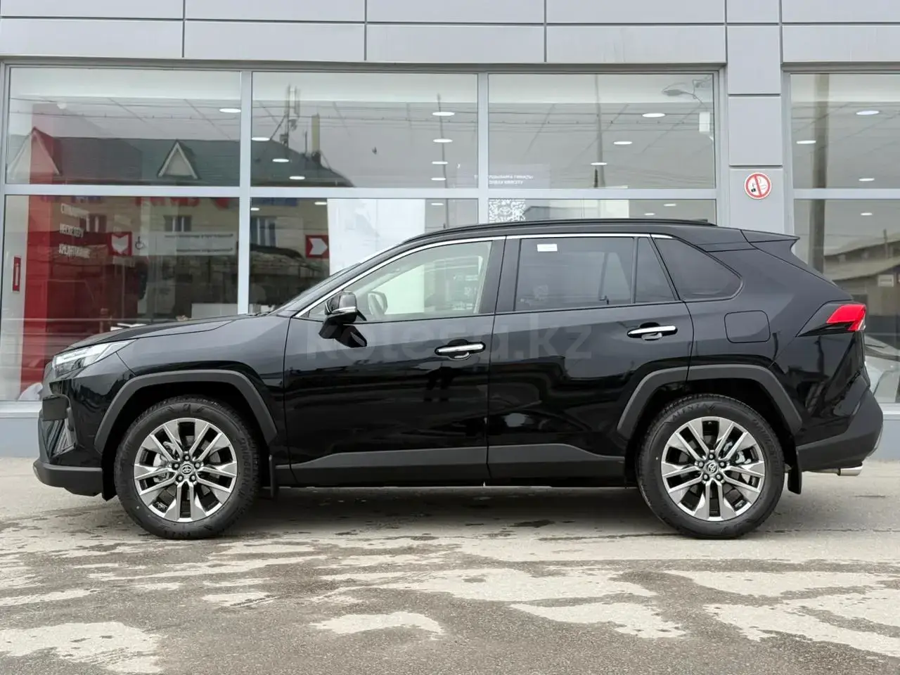 Toyota RAV 4 2025 — фото 1 из 5