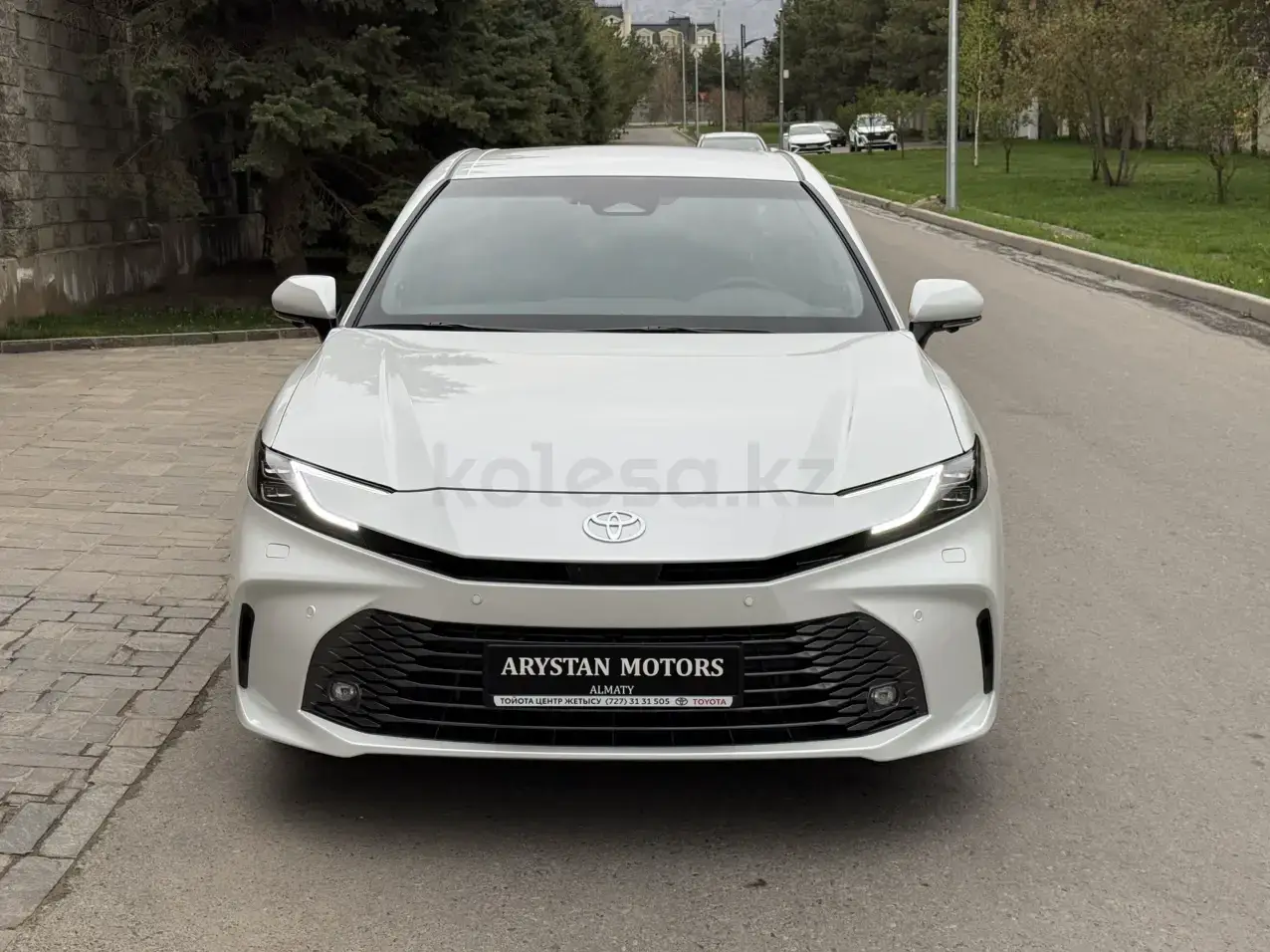 Toyota Camry 2025 — фото 1 из 5