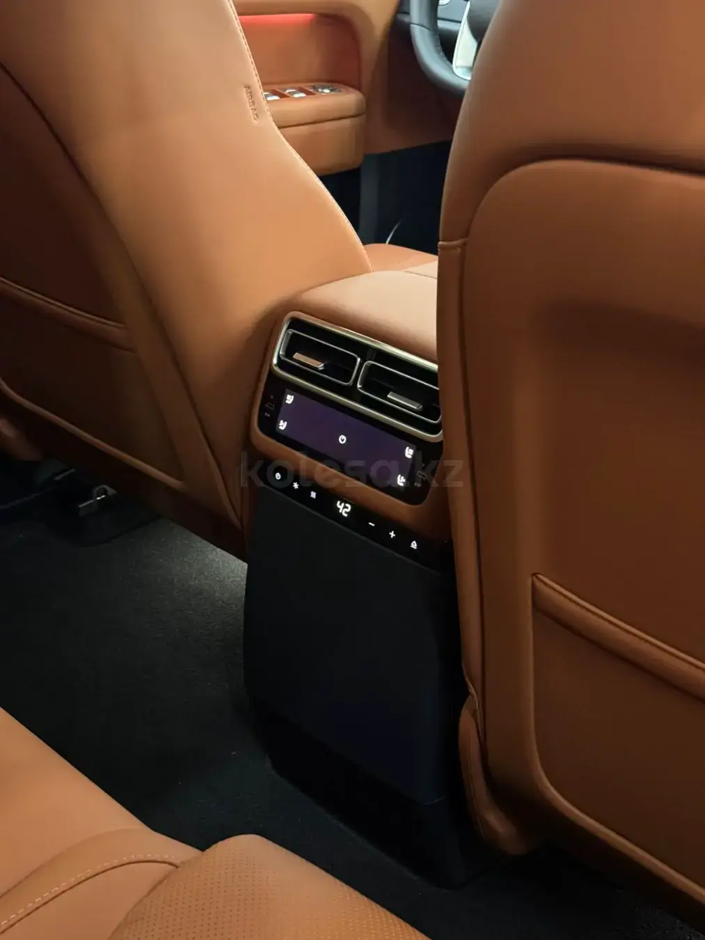 Li Auto L6 2025 — фото 1 из 5