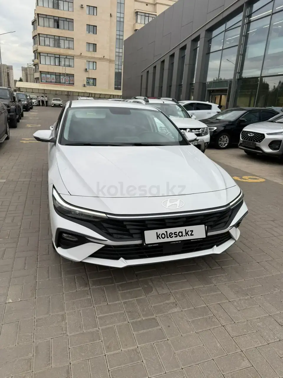 Hyundai Elantra 2025 — фото 1 из 5