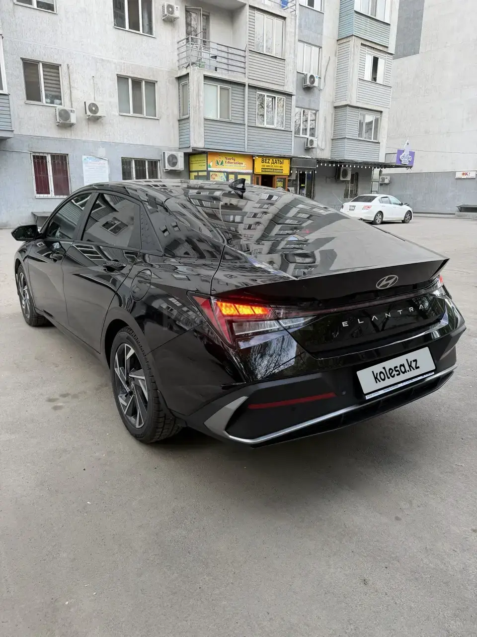 Hyundai Elantra 2025 — фото 1 из 5
