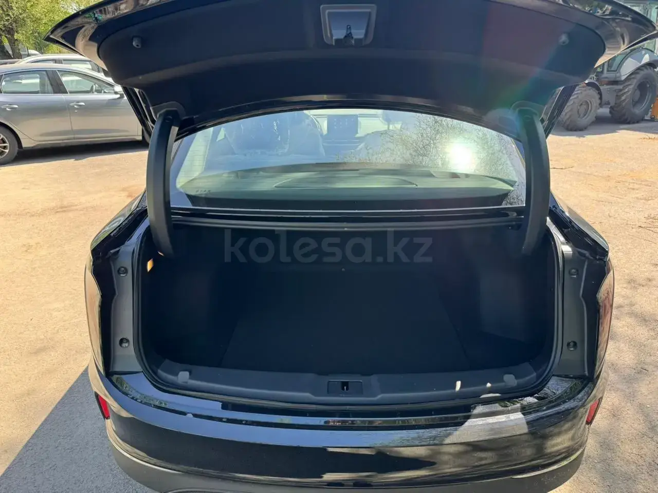 Hongqi E-QM5 2025 — фото 1 из 5