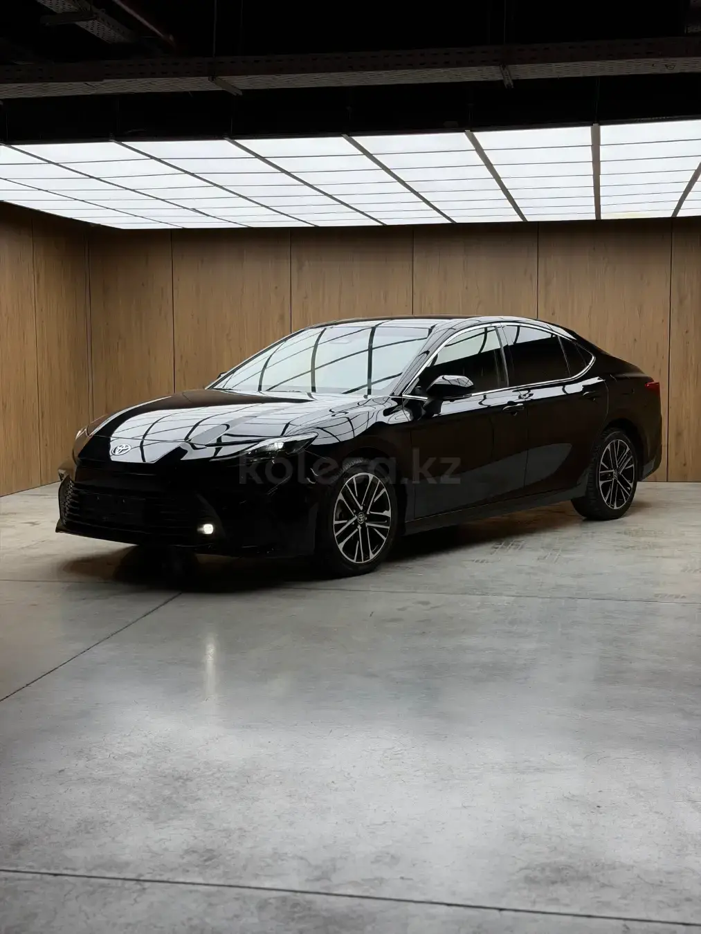 Toyota Camry 2025 — фото 1 из 5
