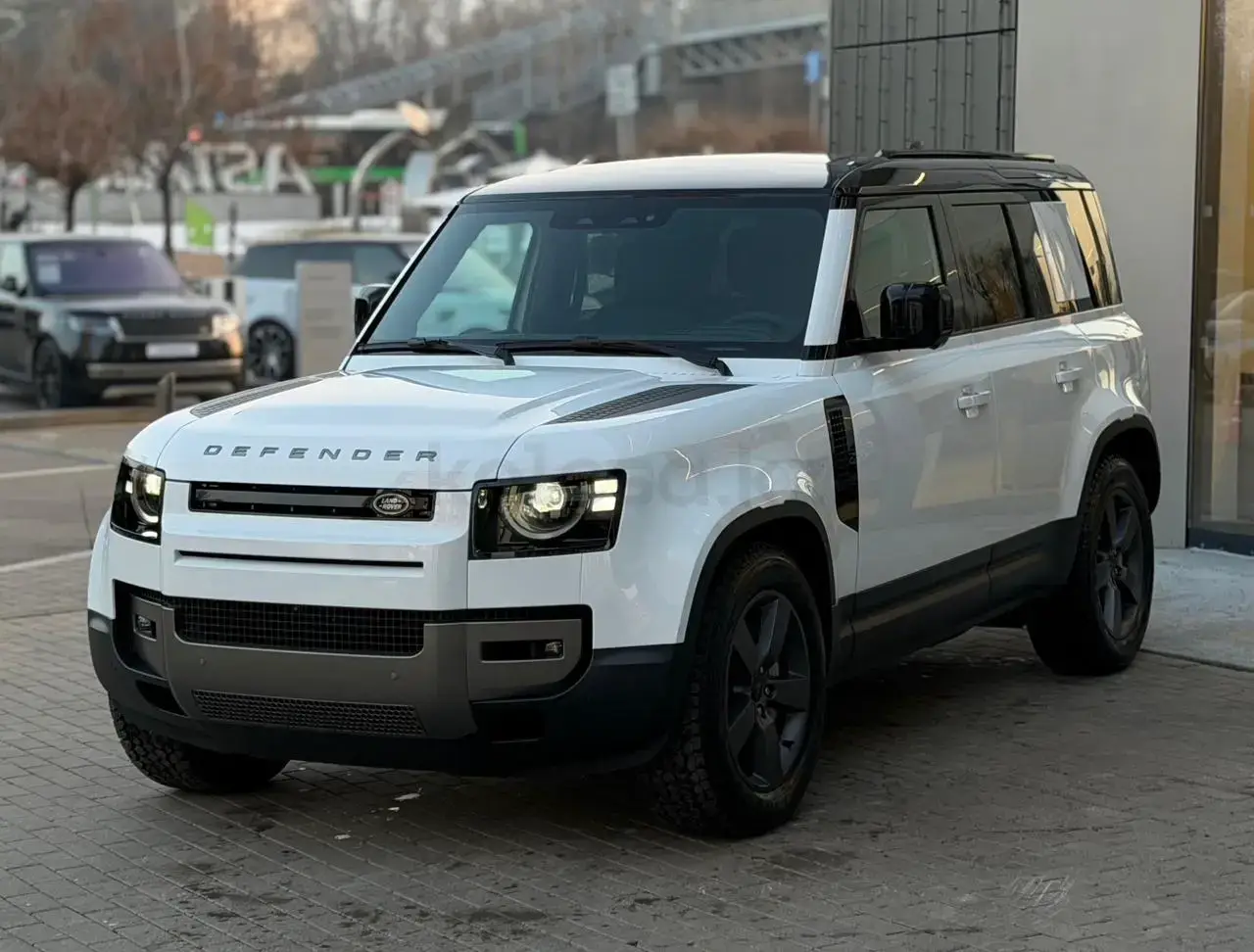 Land Rover Defender 2025 — фото 1 из 5