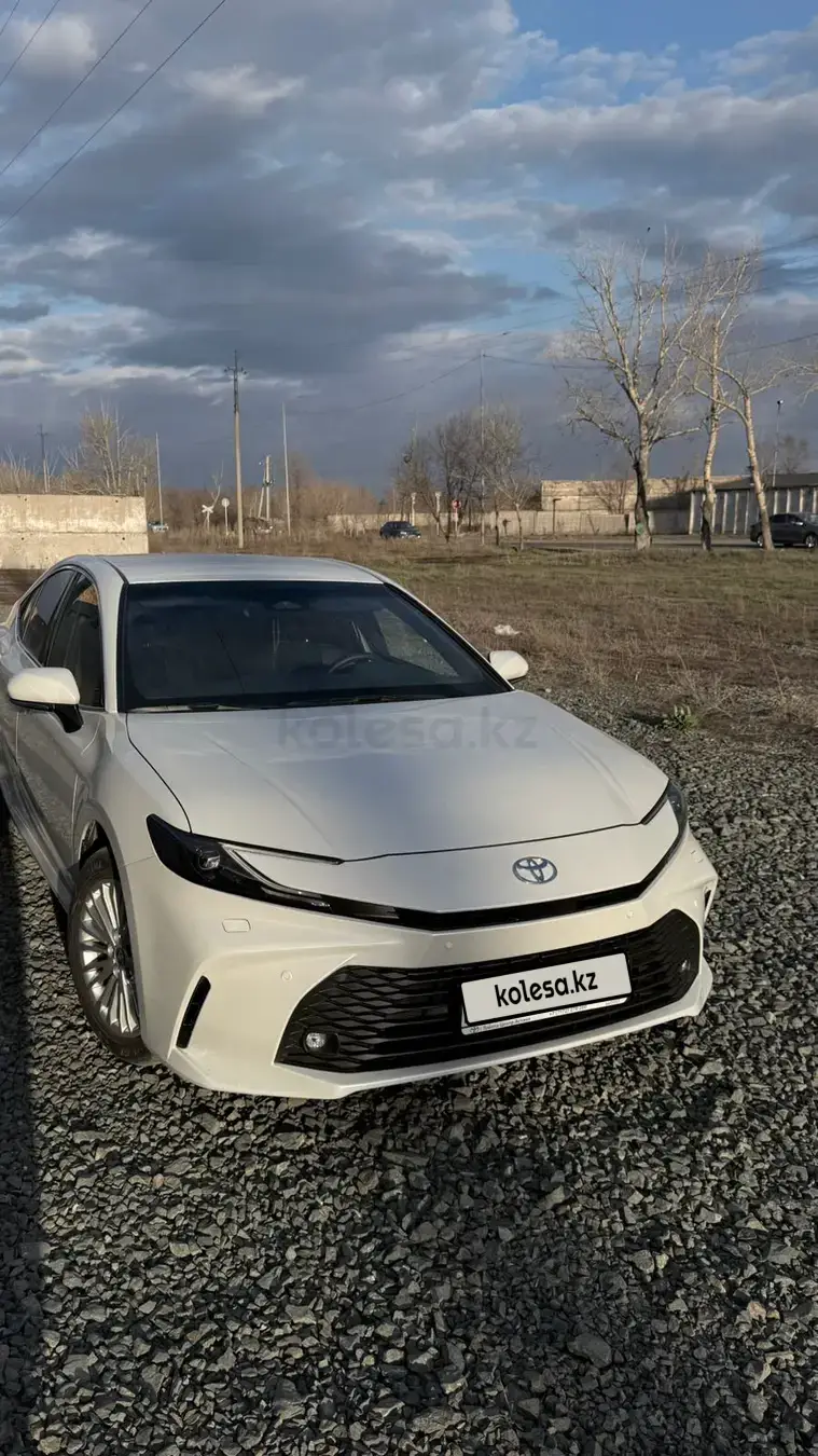 Toyota Camry 2025 — фото 1 из 5