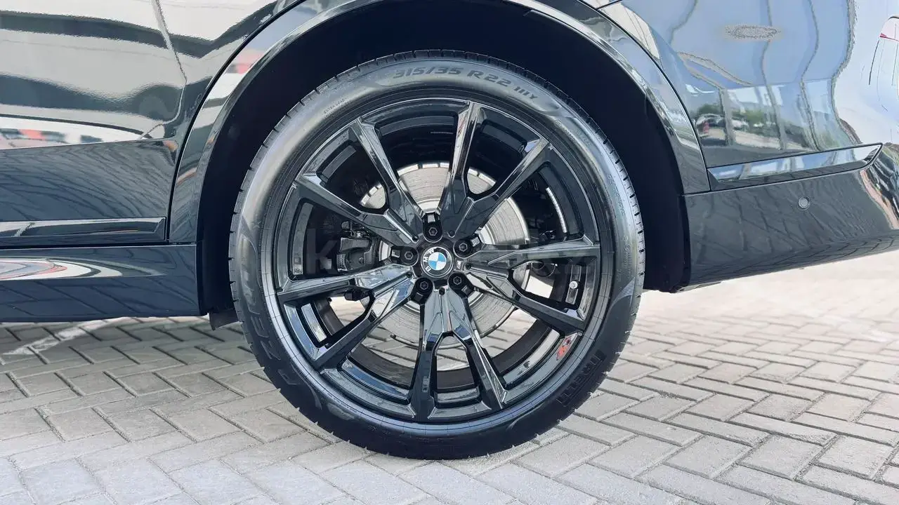 BMW X7 2025 — фото 1 из 5